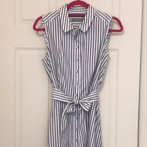 Timeless beautiful navy and white striped dress👗
